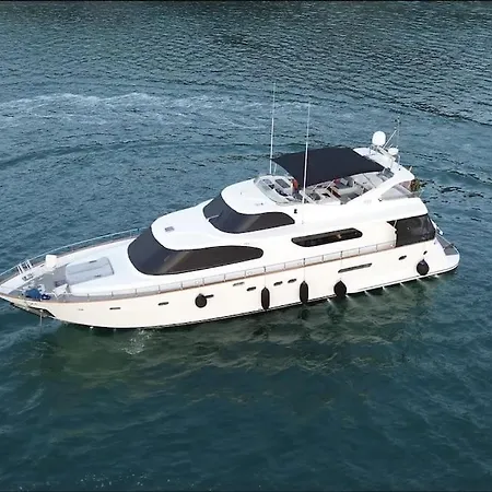 بوتيل Private Yacht